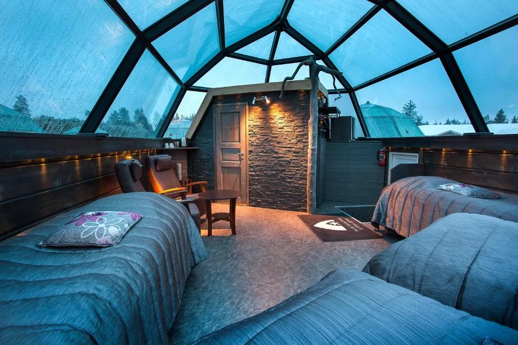 Arctic Snow Hotel & Glass Igloos